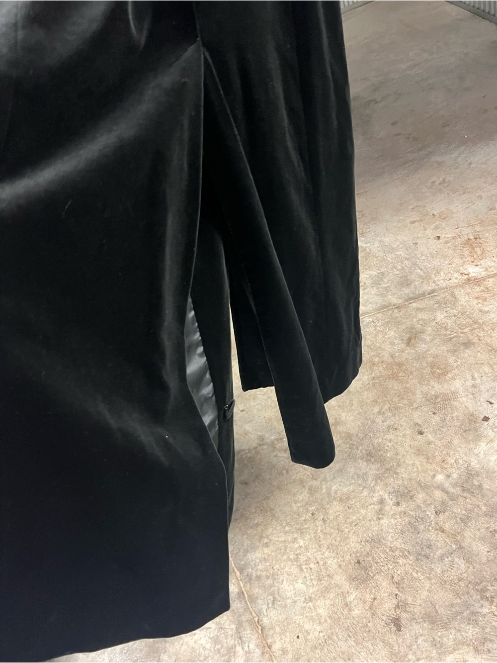 Sisley Black Velvet Coat with Satin Lining - Picture 3 of 6